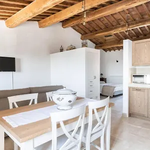 https://la-piazza-appartamento-con-vista.it-tuscanyhotel.com
